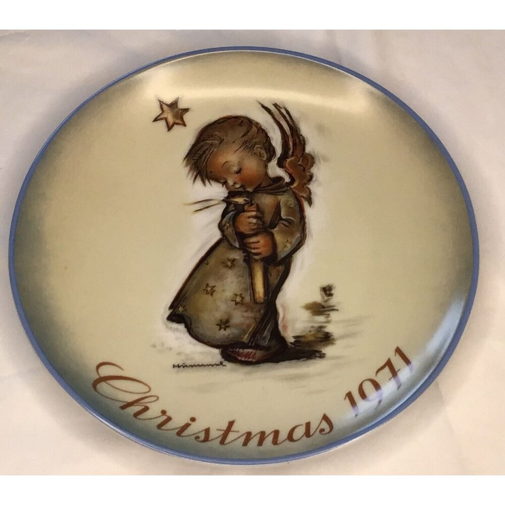 Berta Hummel Christmas 1971 Limited First Edition Plate SCHMID Boy Candle
